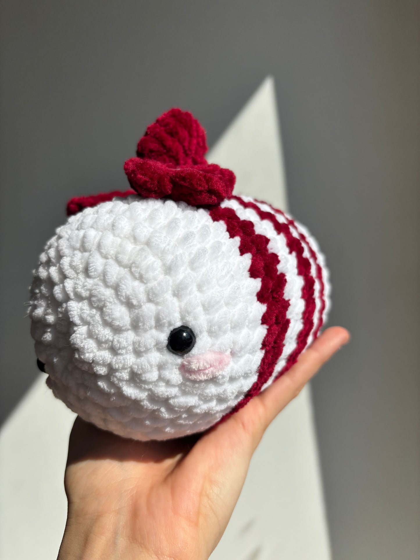 Peluche abeille fleur