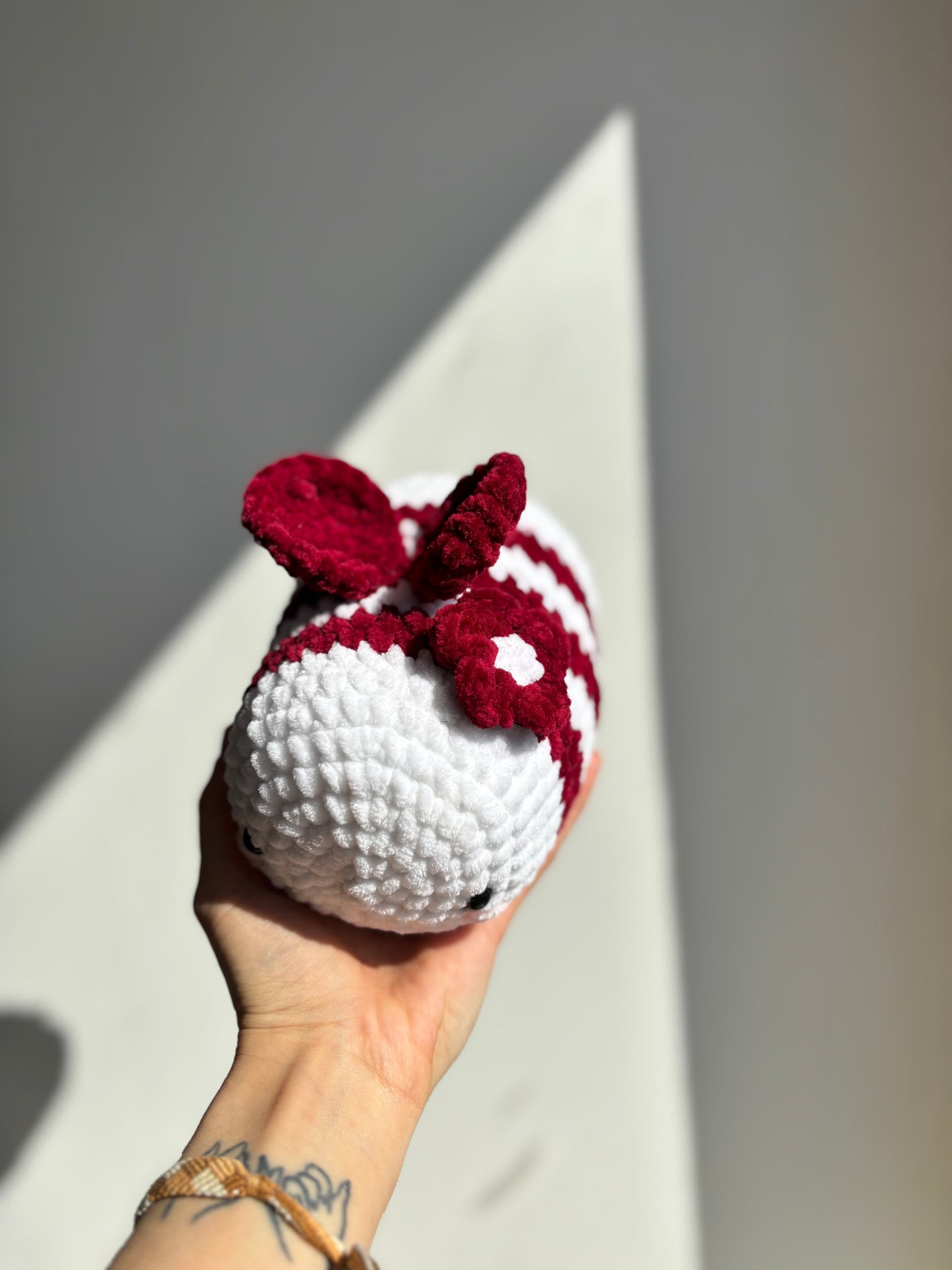 Peluche abeille fleur
